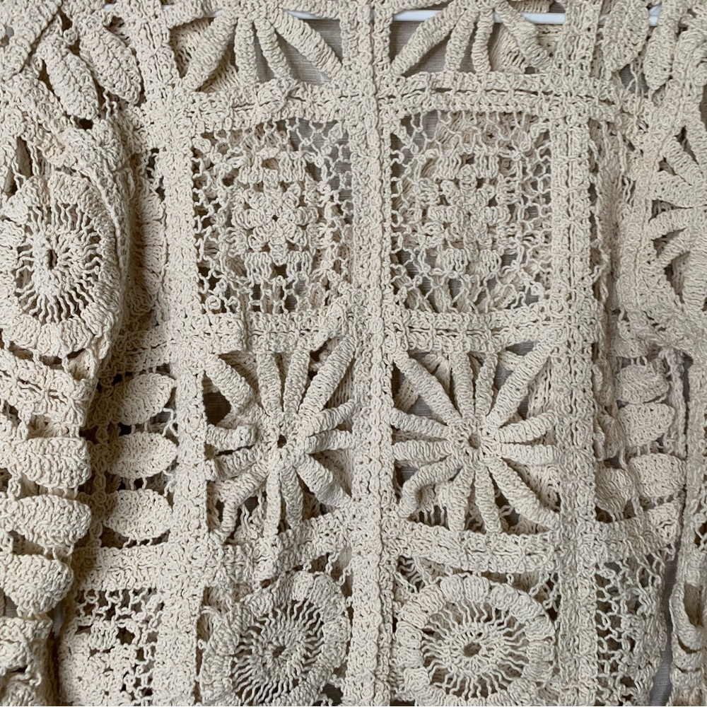 Commense Floral Open Knit Top Size Small Boho Neutral Hippie Crochet Cottagecore - Picture 6 of 9